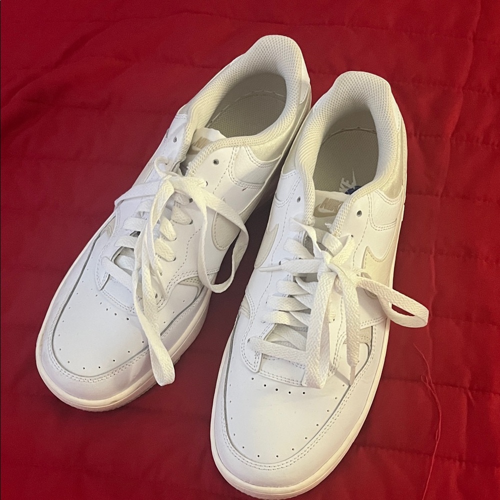 Nike Woman’s White Sneakers